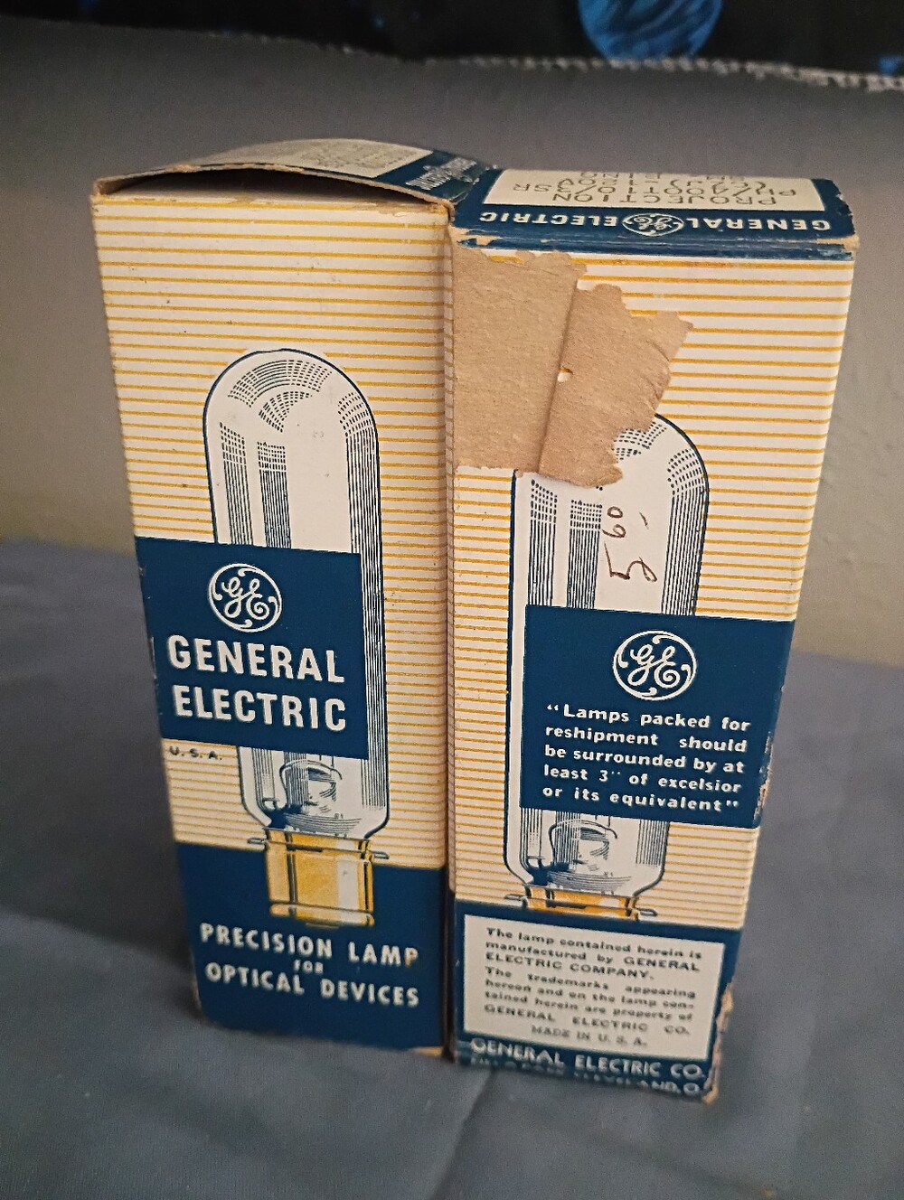 2 GE projection lamps Ph/400T10/3SR 120V 400W